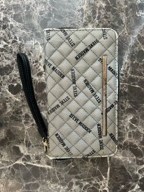 Steve Madden Quilted Logo Zip Wristlet Wallet - Grey and Black